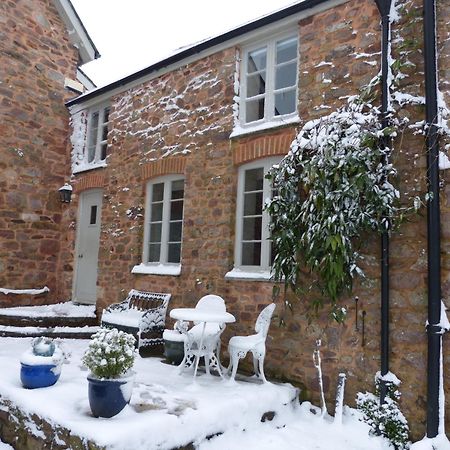 East Harwood Farm Cottage Майнхед Екстериор снимка