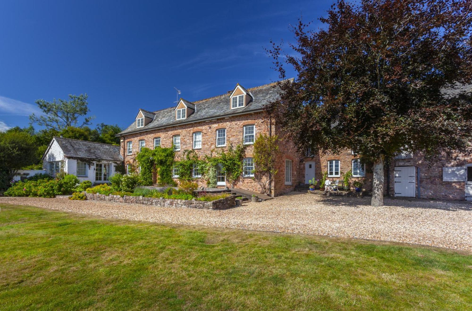 East Harwood Farm Cottage Майнхед Екстериор снимка