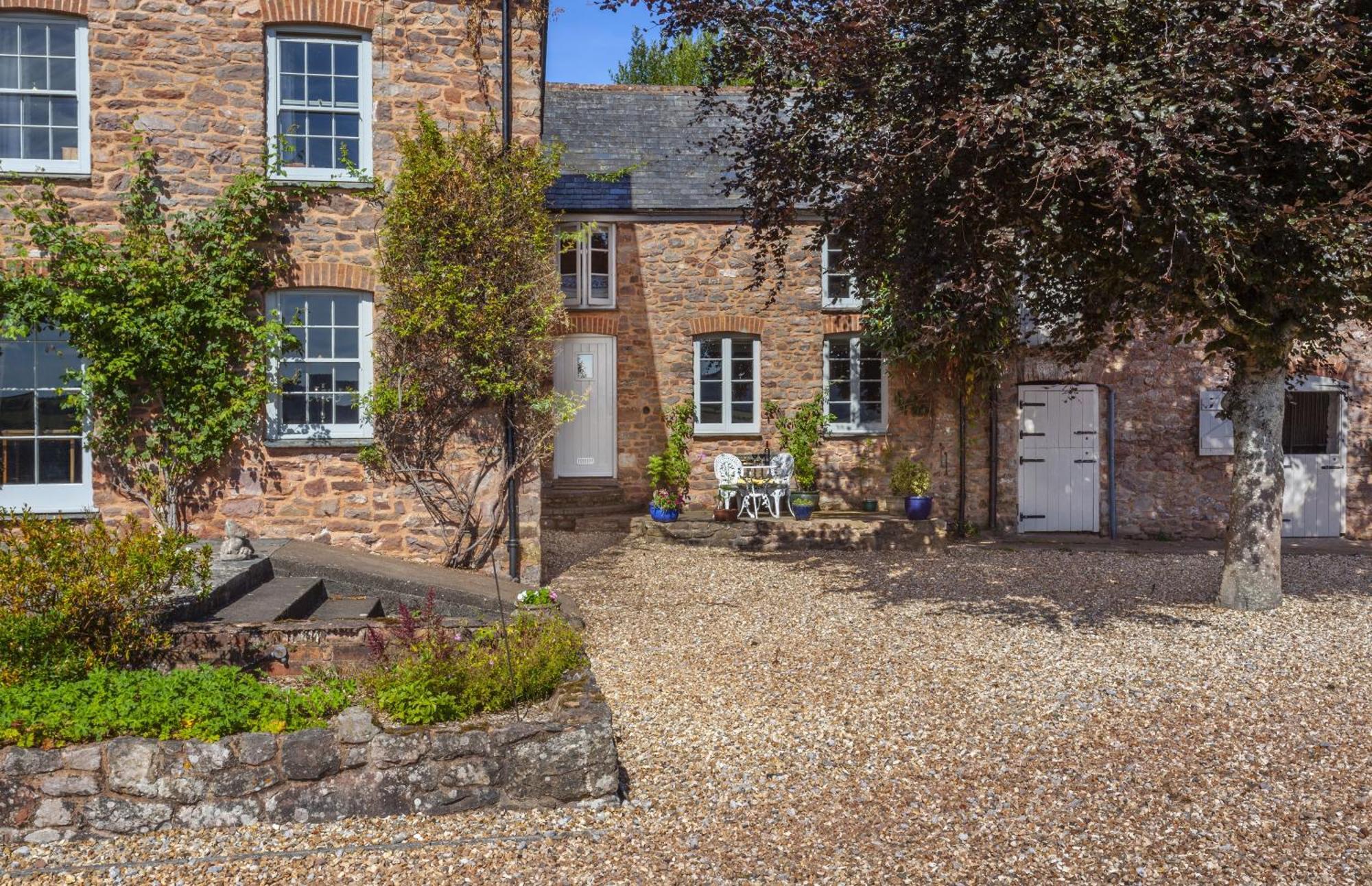 East Harwood Farm Cottage Майнхед Екстериор снимка