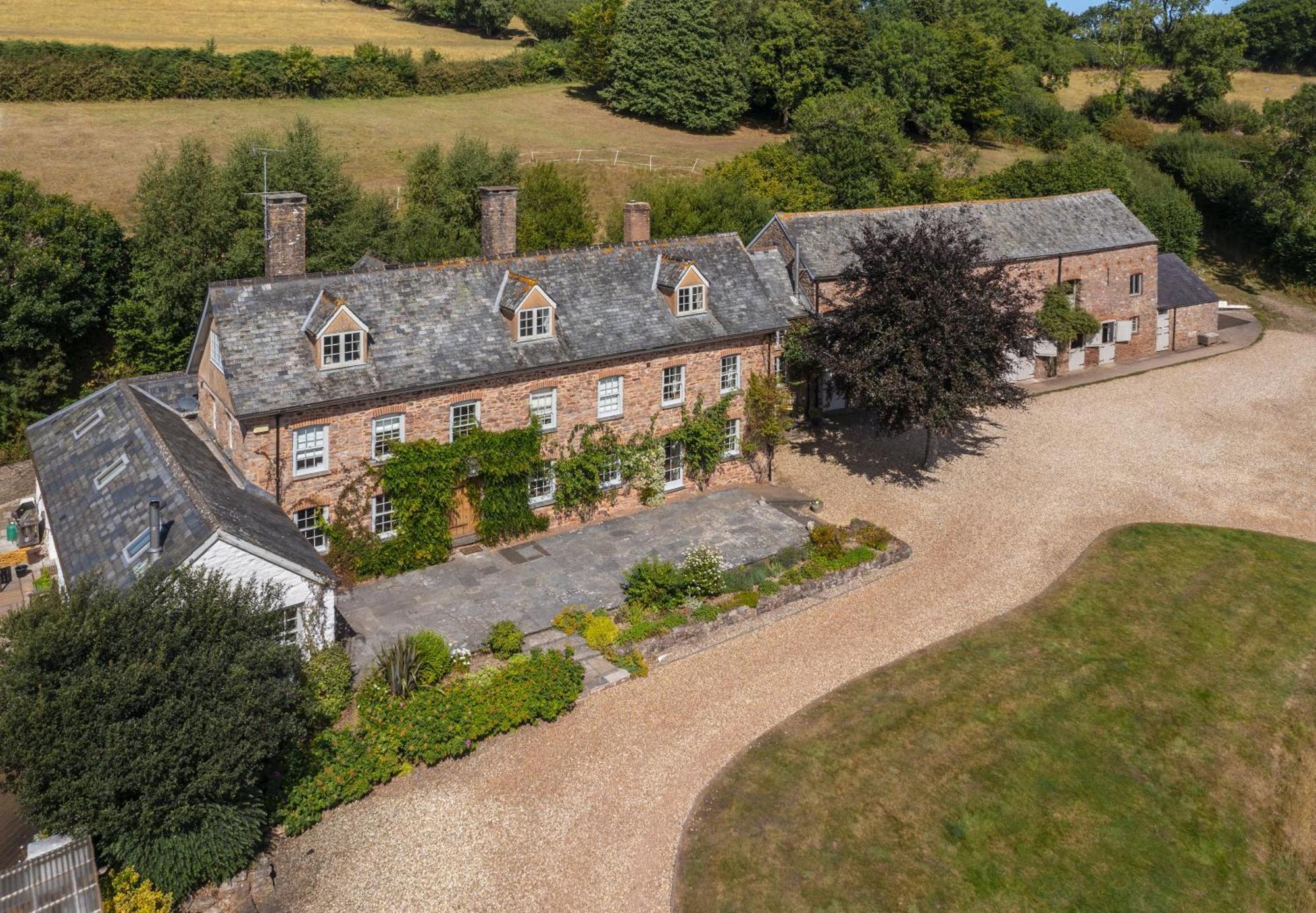 East Harwood Farm Cottage Майнхед Екстериор снимка